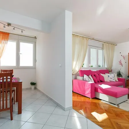 La Felicita Apartment *